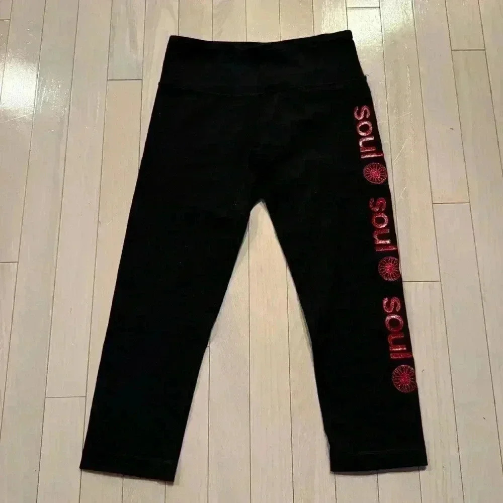 🍋 Lululemon Soulcycle red glittery writing capris